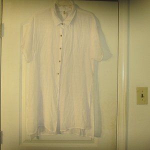 Live 4 Truth Women's White Long Asymmetrical Top. Short Sleeve. Size Large.